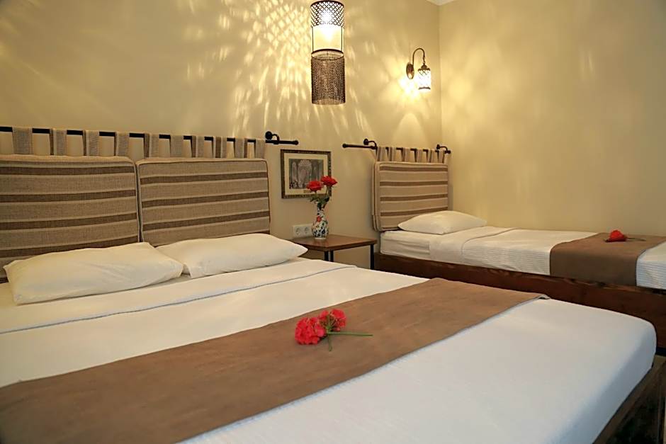 Dardanos Hotel