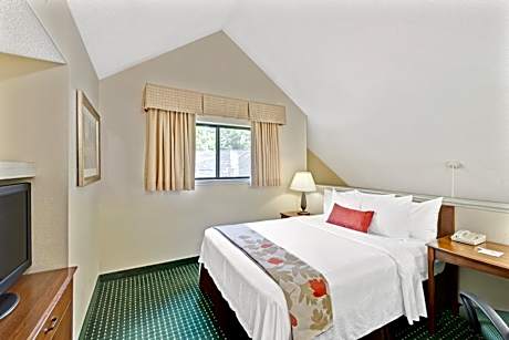 Two-Bedroom Loft Suite