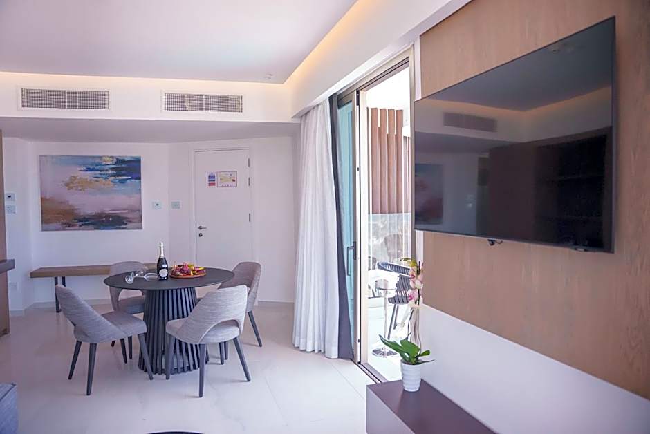 Pavlo Napa Beach Hotel