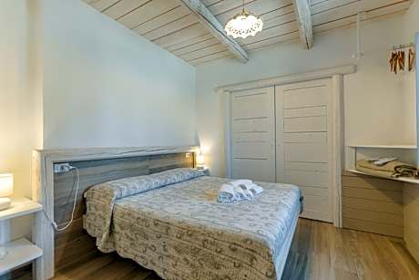 Deluxe One-Bedroom Apartment with Garden View