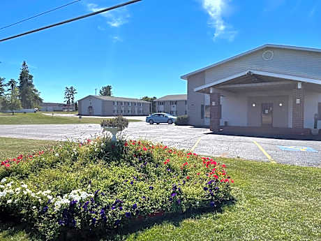 Hotel Iron Mountain Inn & Suites