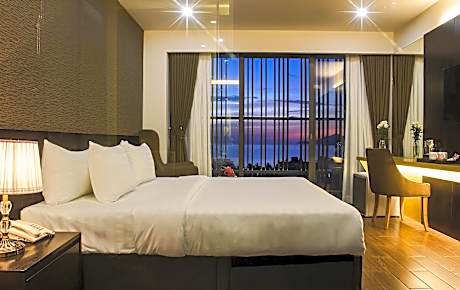 Senior Deluxe Sea View With Balcony