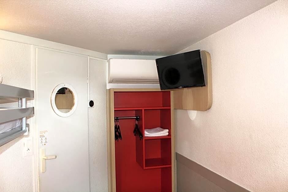 Premiere Classe Saint Quentin En Yvelines - Elancourt