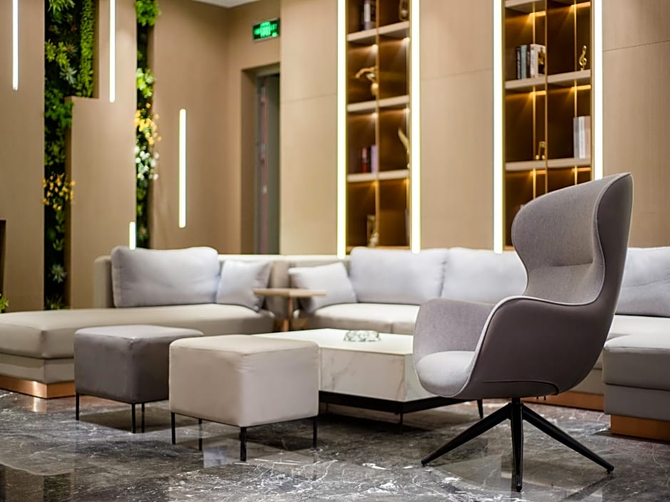 Lavande Hotel Kunming  West Mountain Wanda Plaza