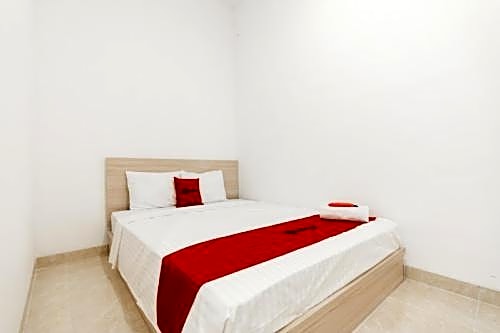 RedDoorz @ Graha Cemerlang Maros