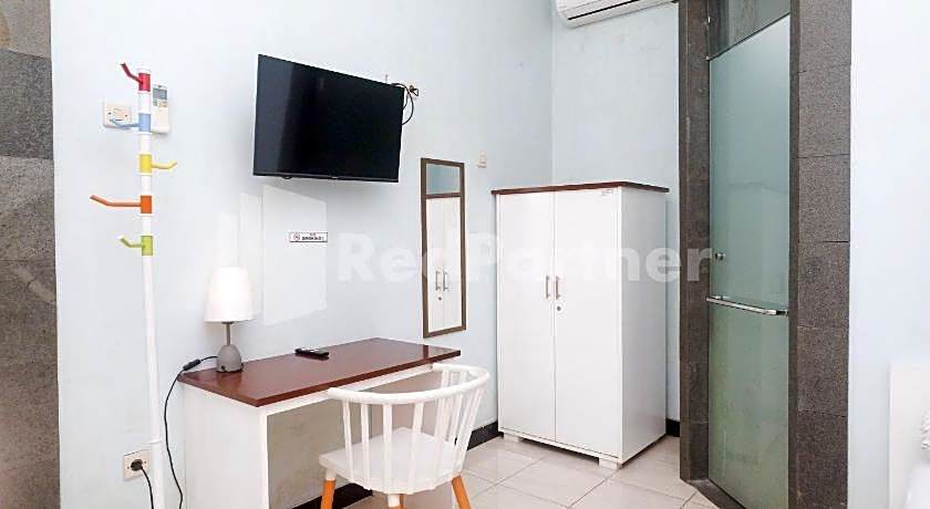 Just 11 Boutique Syariah Mitra RedDoorz near UGM Yogyakarta