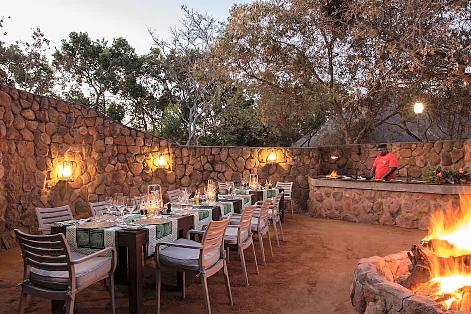 Ndlovu Safari Lodge