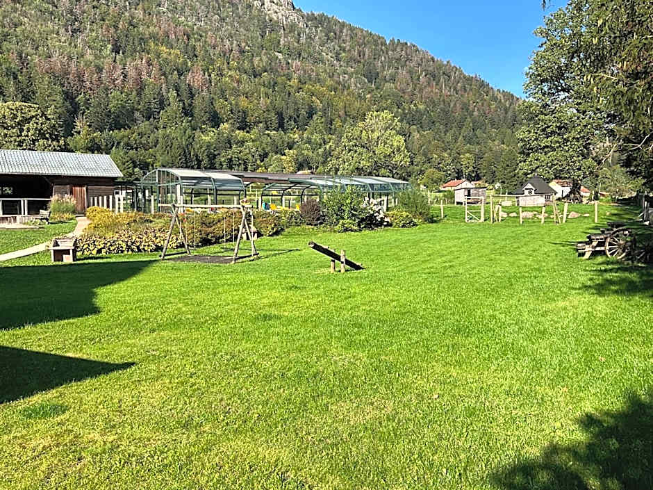 Gite Roche Des Ducs avec Piscine toute l'année, Spa, Sauna, Hammam