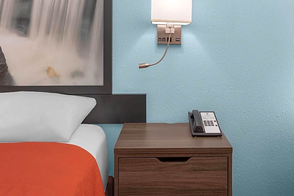 Super 8 by Wyndham Rock Port MO