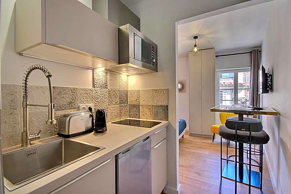 LES TOITS DU VIEUX-PORT