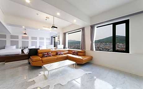 Changwon Bongokdong Fine Avenue Hotel