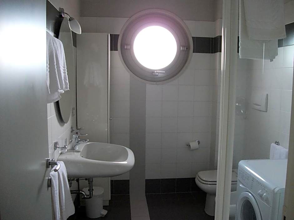 Vista Hotel & Residence