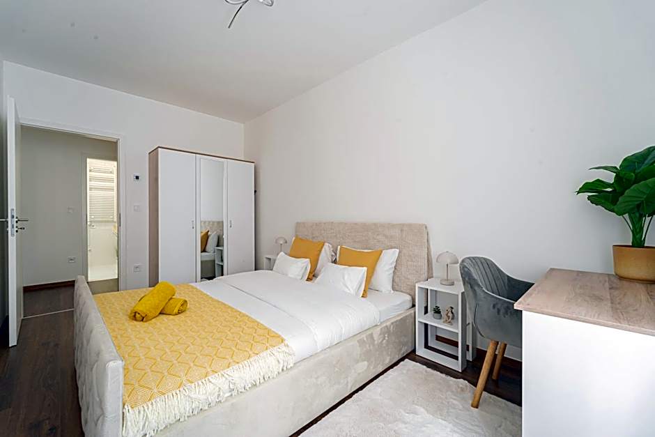WestSide Garden Apartments by FirstHost