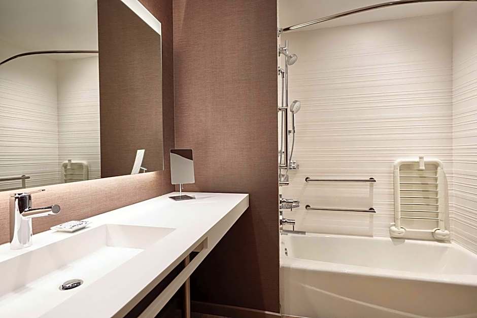 AC Hotel by Marriott Atlanta Perimeter