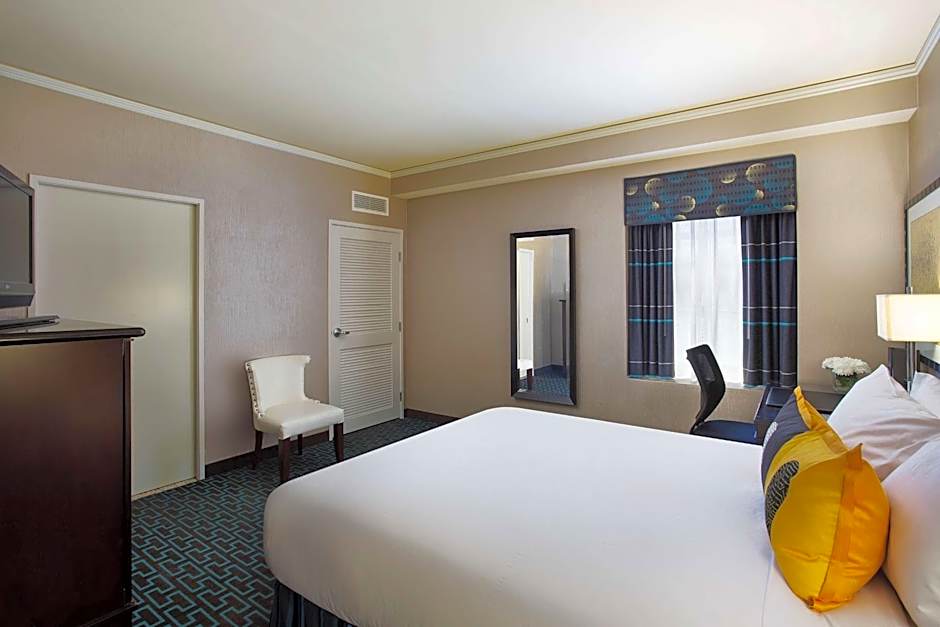 Juniper Hotel Cupertino, Curio Collection By Hilton