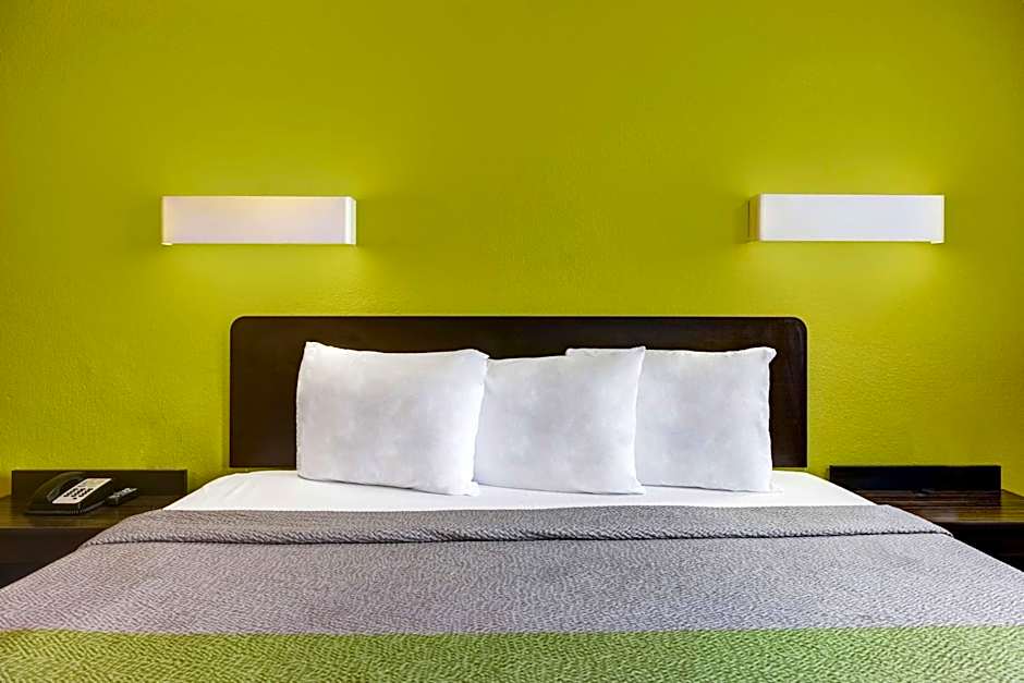 Motel 6 Indianapolis IN