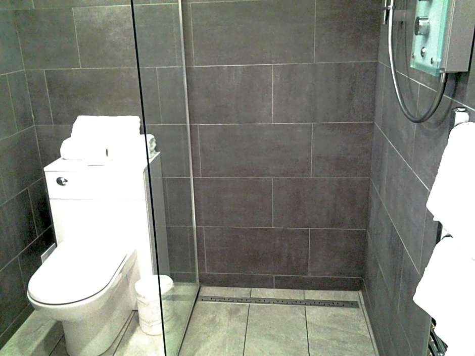 Lady Charlotte Guest rooms triple rooms