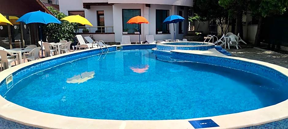Family Hotel ADIA BLUE