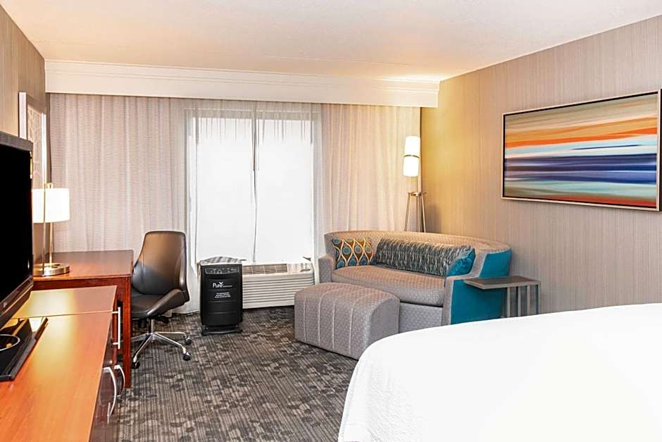 Courtyard by Marriott Bloomington