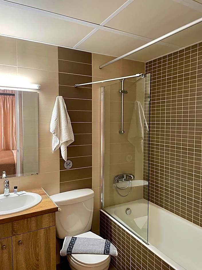 Theos Holidays Apartments