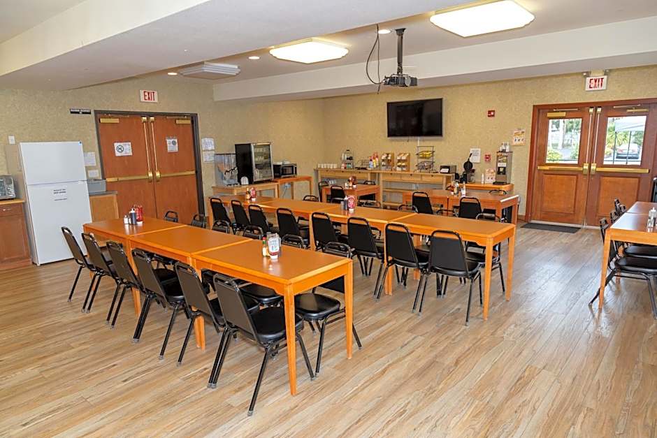 Clatskanie River Inn