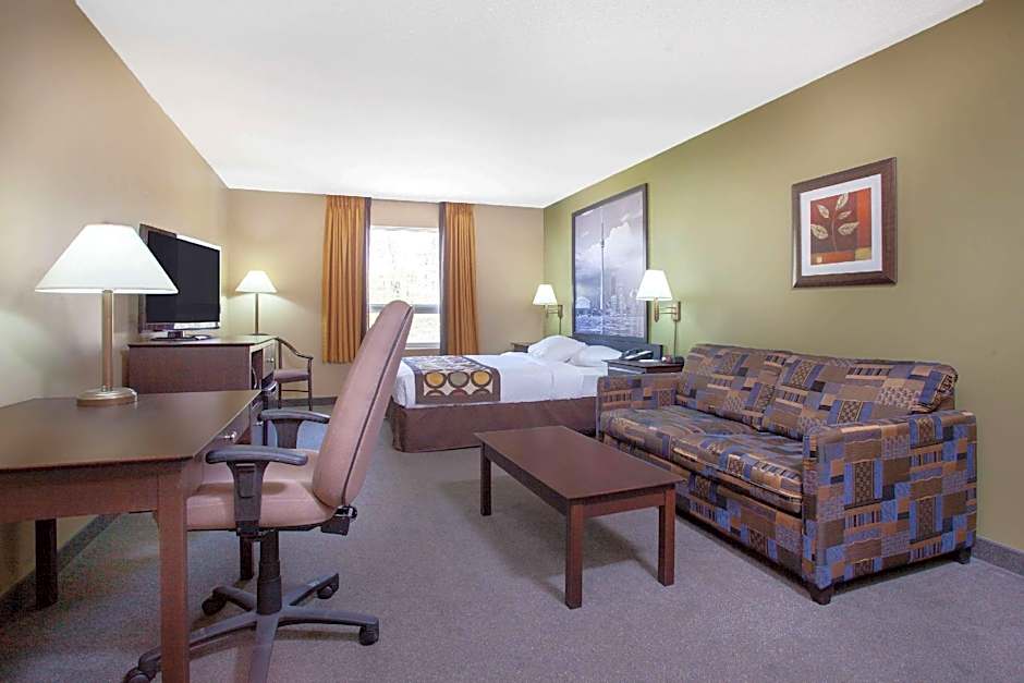 Super 8 by Wyndham Midland
