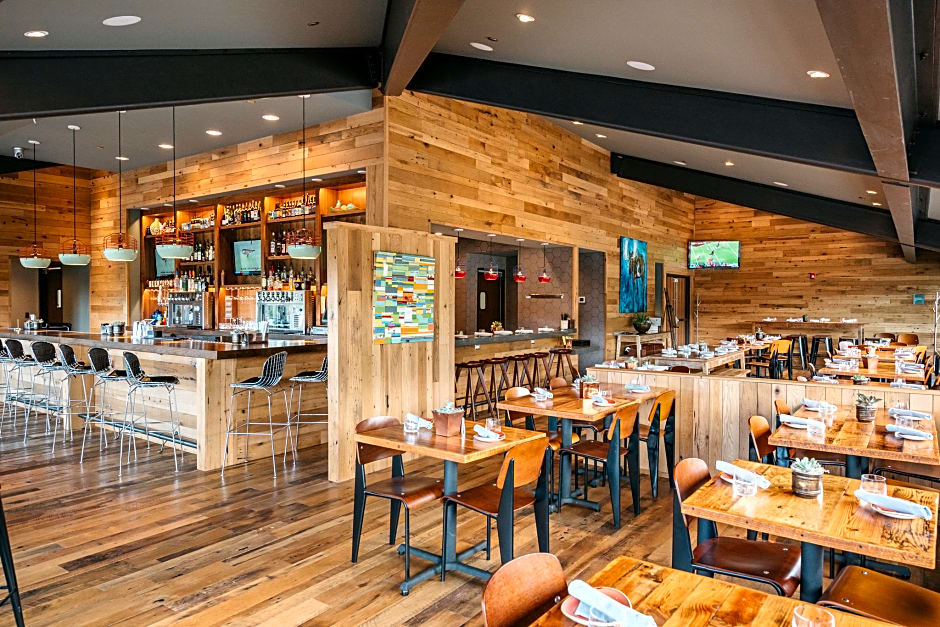 The Park City Peaks Hotel