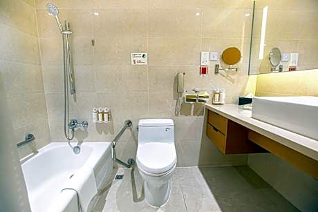 Double Room with Mobility Accessible Roll In Shower