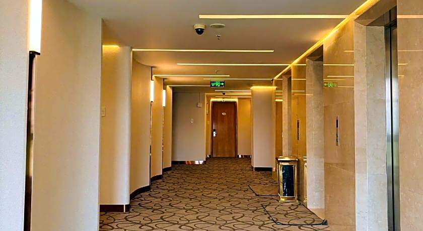 The Iris Signature Hotel and Spa