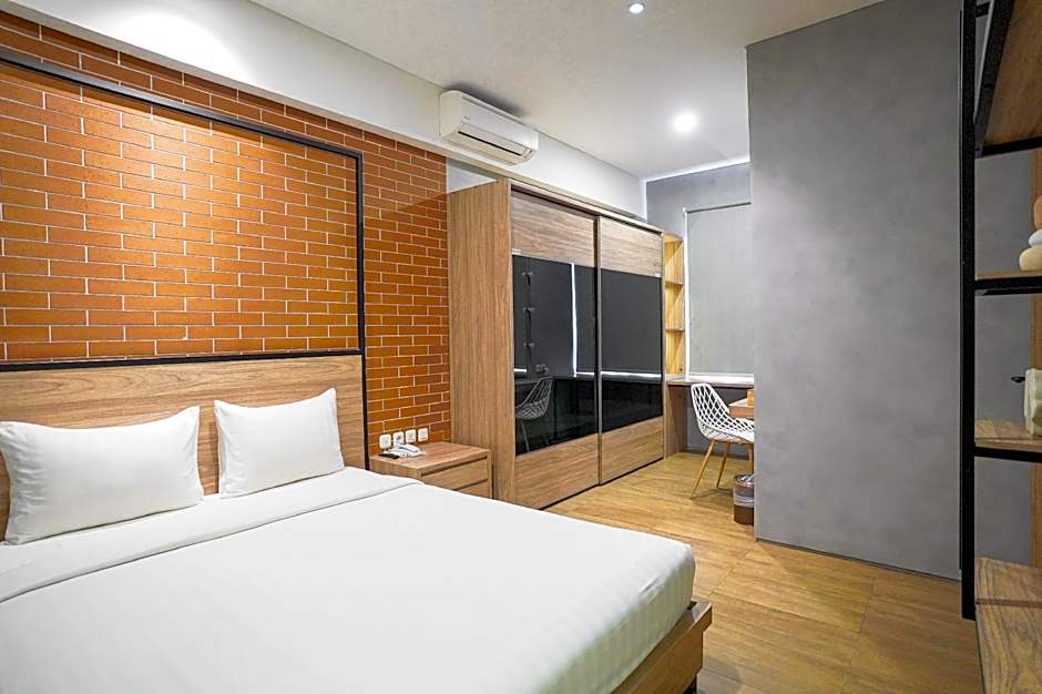 LOA LIVING Solo Baru