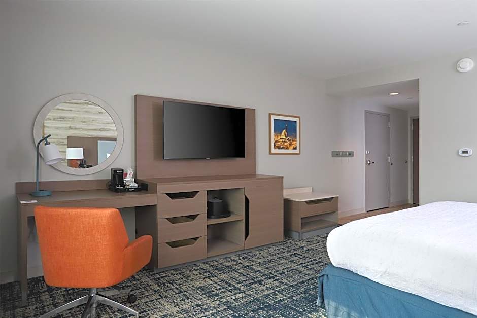Hampton Inn & Suites Manistee Waterfront