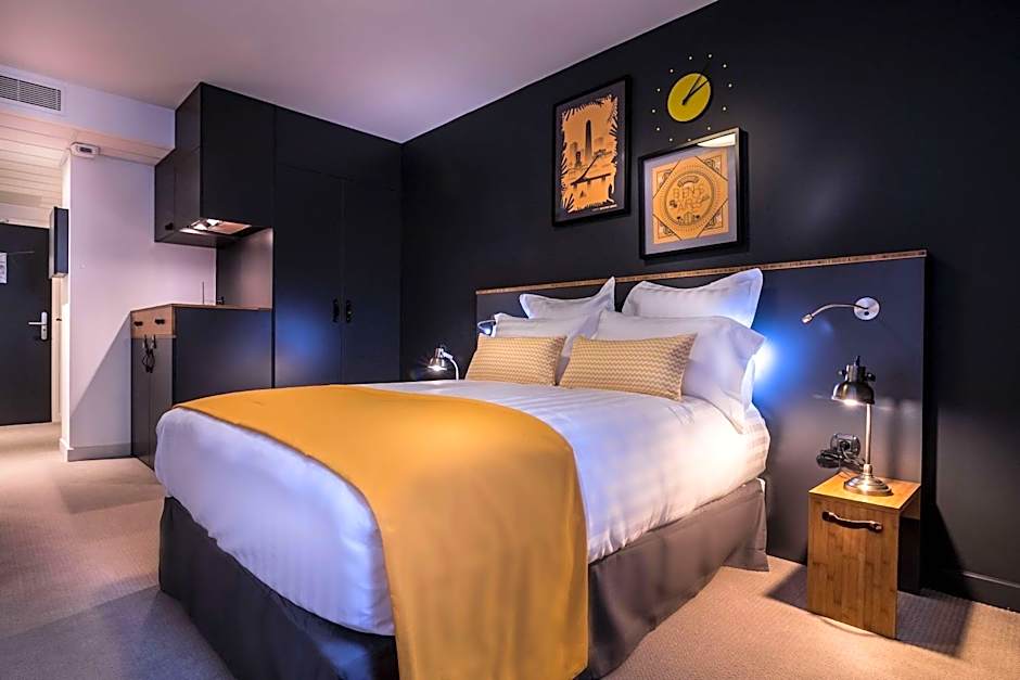 Best Western Plus Suitcase Paris La Defense
