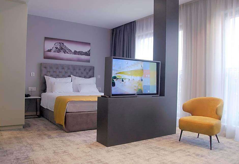 H41 Luxury Suites