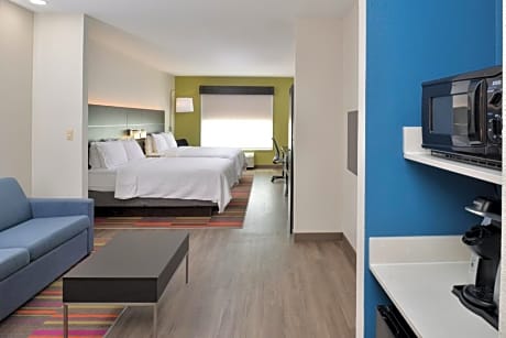 Queen Suite with Two Queen Beds