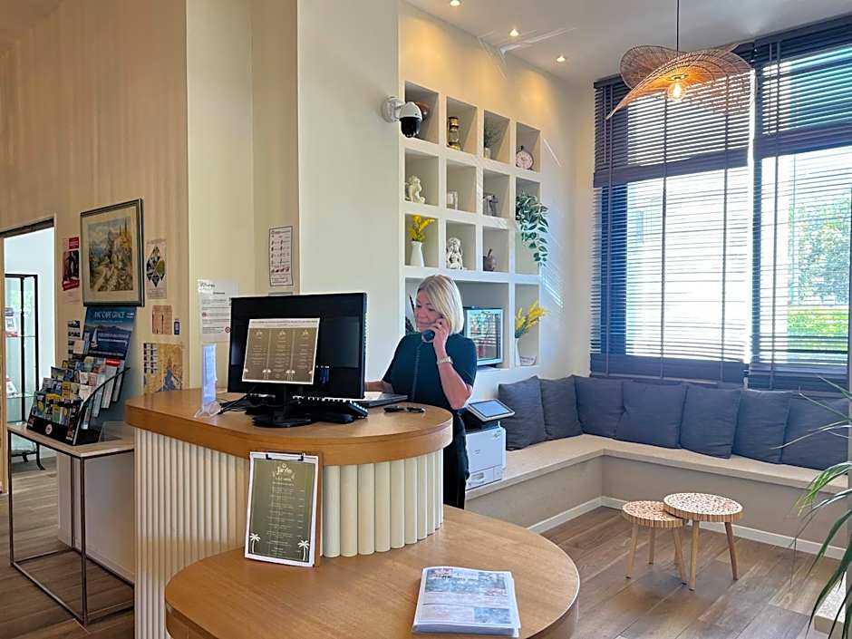 Adonis Sanary Grand Hôtel des Bains