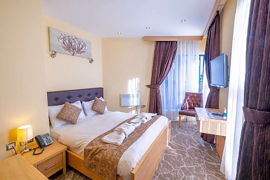 Zdjęcie 1 z 13 — 1 King Bed