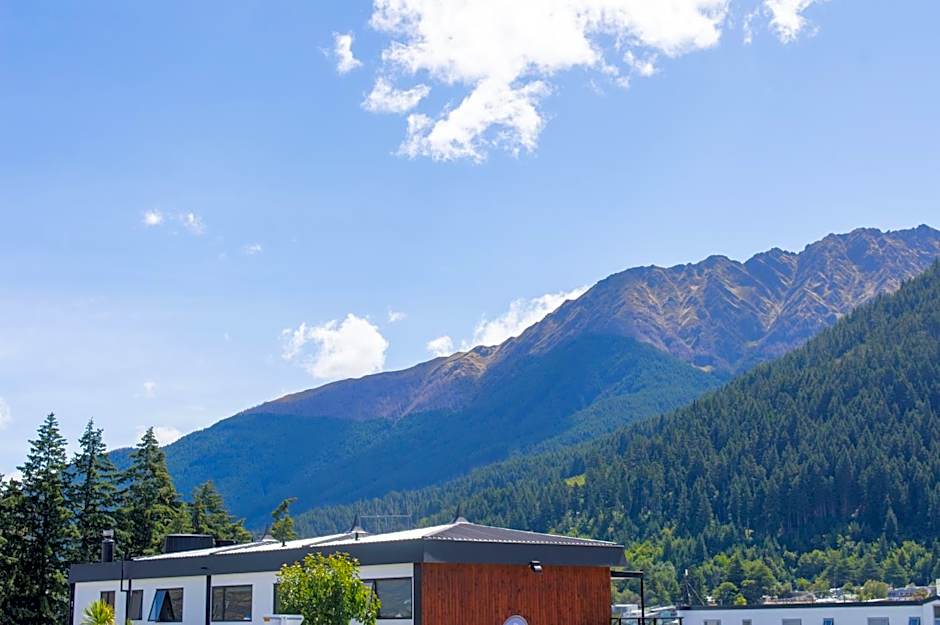 Four Seasons Motel