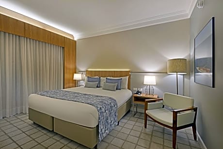 Superior Luxury Room with 1 double bed and sea view