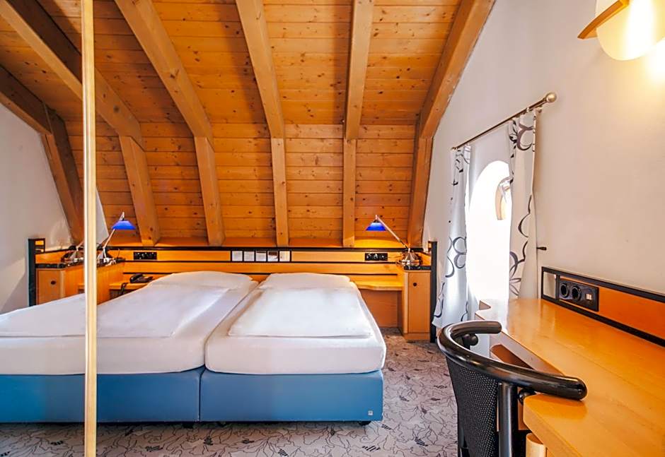 Villa Waldperlach by Blattl