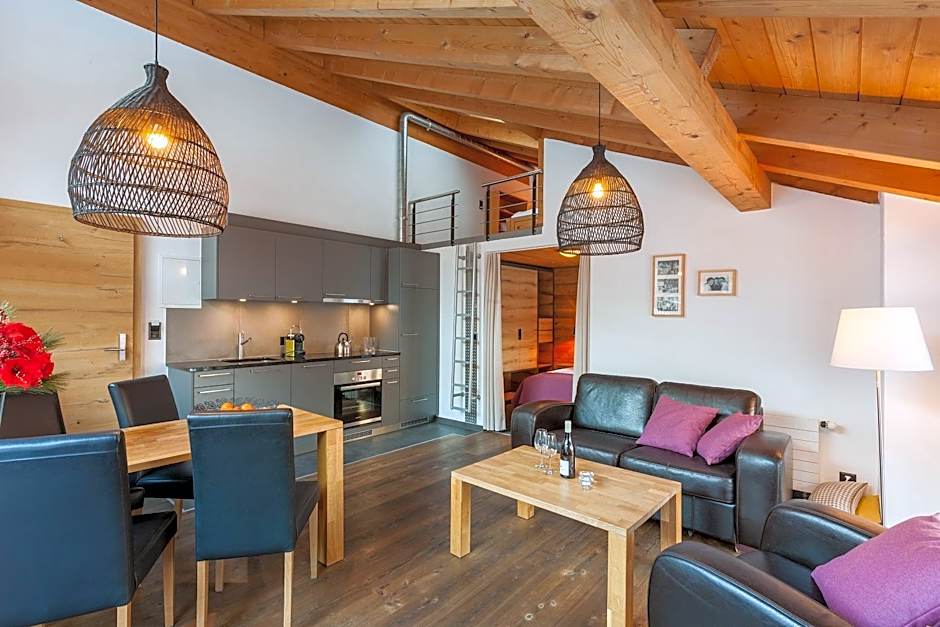 22 Summits Apartments