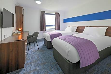 Twin Room with Private Bathroom