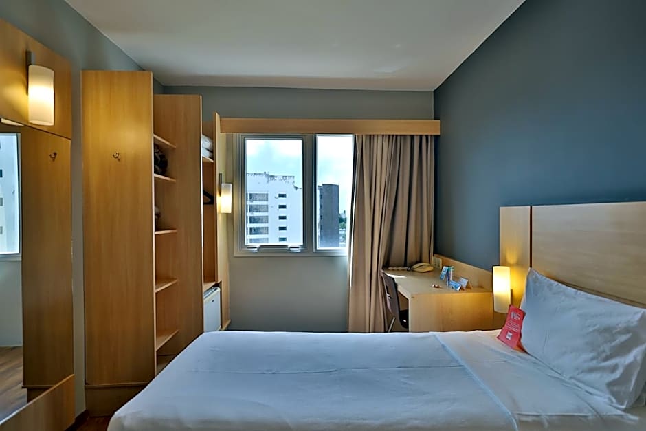 Ibis Salvador Rio Vermelho