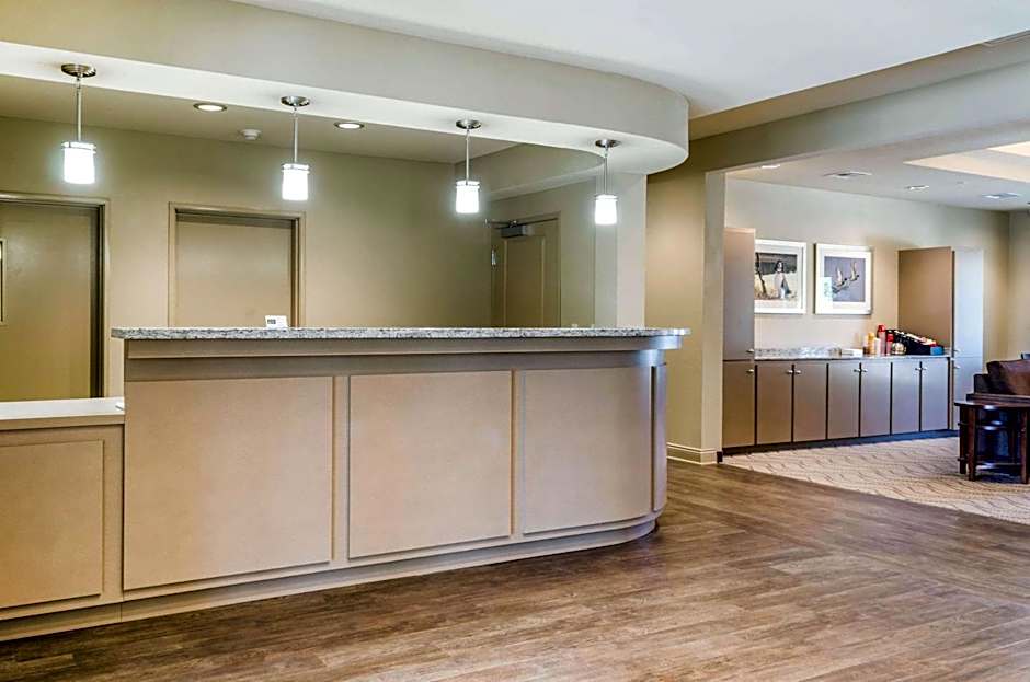 MainStay Suites Hackberry Sportsman's Lodge