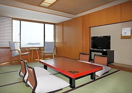 Japanese-Style Room
