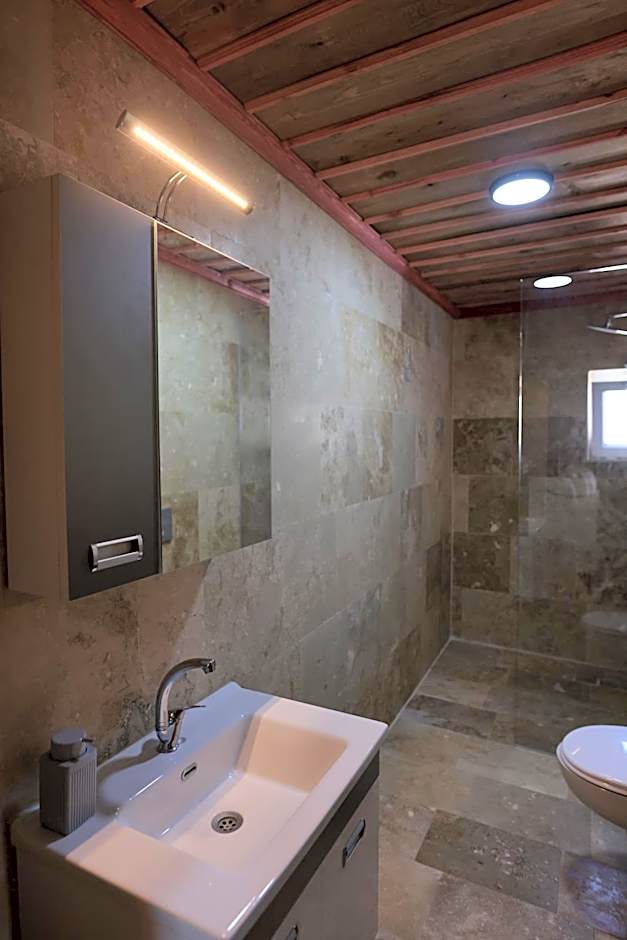 Stone Owl Otel & Restaurant