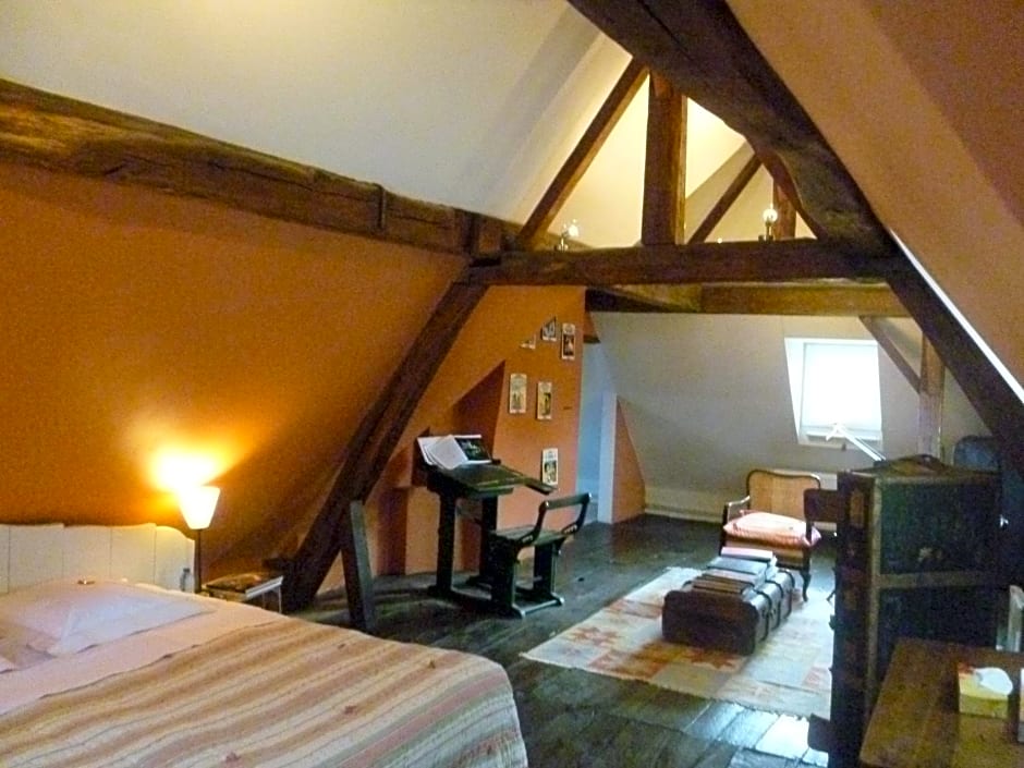 Chambre d'Hôtes Les Augustins - Parking sécurisé - Borne de recharge