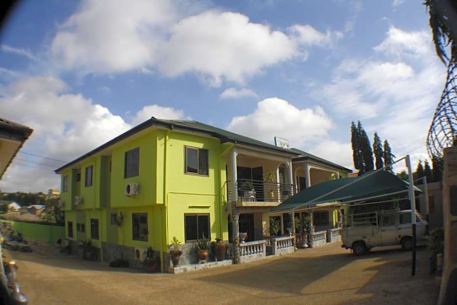 Dokua Royal Hotel