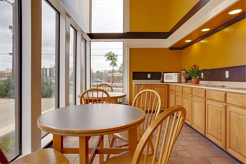 Americas Best Value Inn Longview
