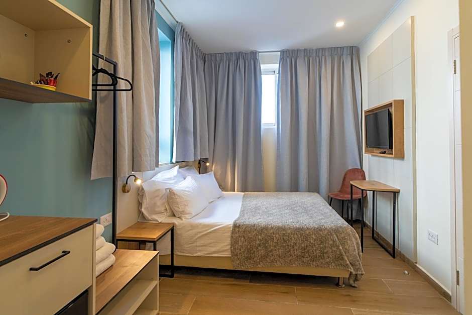 Shlomtzi Hotel