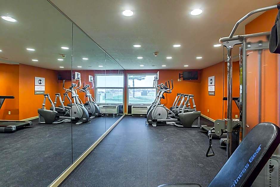 Clarion Inn & Suites Evansville Eastland Area